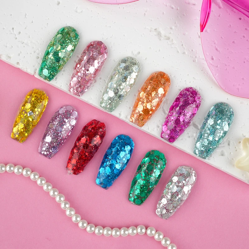 Finition d'ongles sucr&eacute;e et scintillante